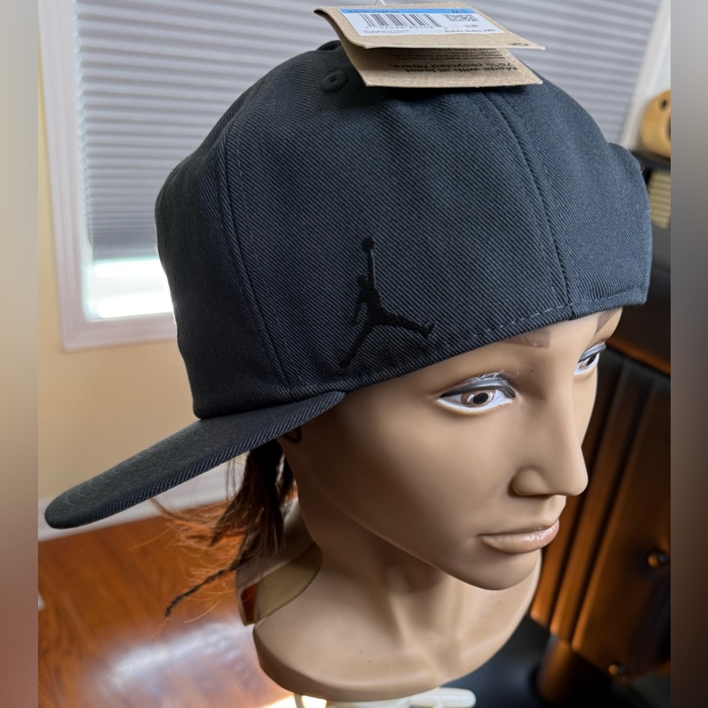 Gorgeous Pro Jordan SnapBack!!! - Picture 6 of 9